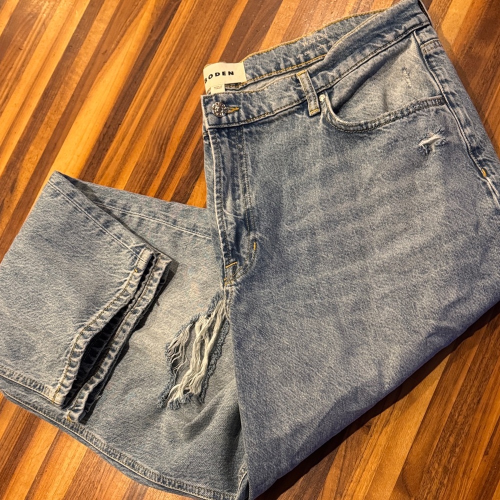 Boden Loose Fit mid-rise Jeans 33W 32L